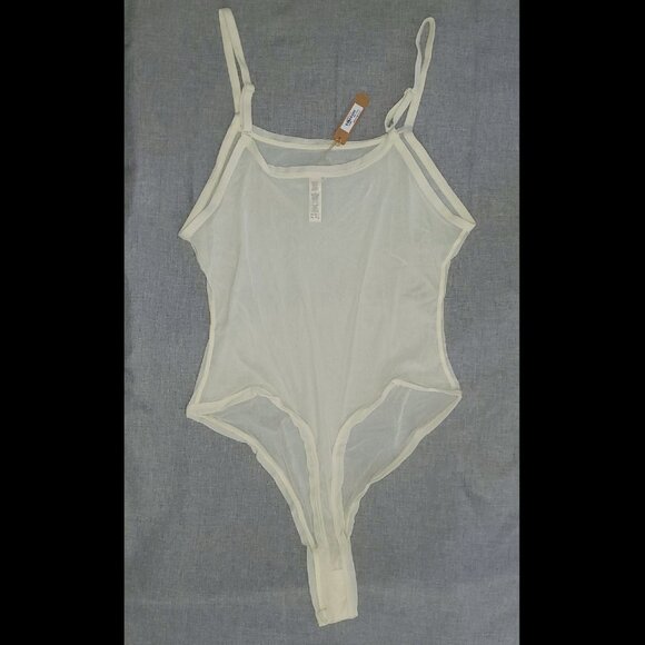 NWT SKIMS 4X Summer Mesh Cami Bodysuit BONE - Picture 2 of 3